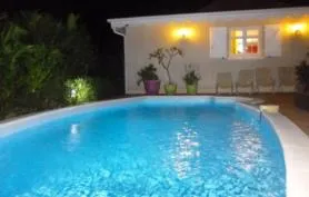 Villa vue mer et piscine privée pour 6 personnes.