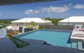 Villa Rêve Indigo, piscine à débordement, vue mer