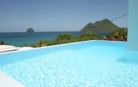 Cherry O' Bas Citronnelles Bas de Villa avec sa piscine Vue panoramique mer et Rocher