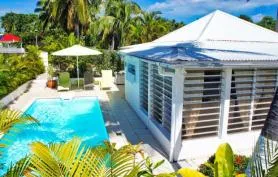 Location villa vacances avec piscine pour 4 personnes Résidence KARUKERA à St François