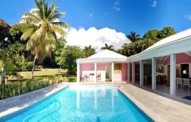 Villa Zen avec piscine dans un jardin de 4000 m2