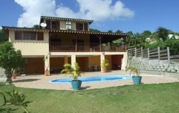 Location villa avec piscine