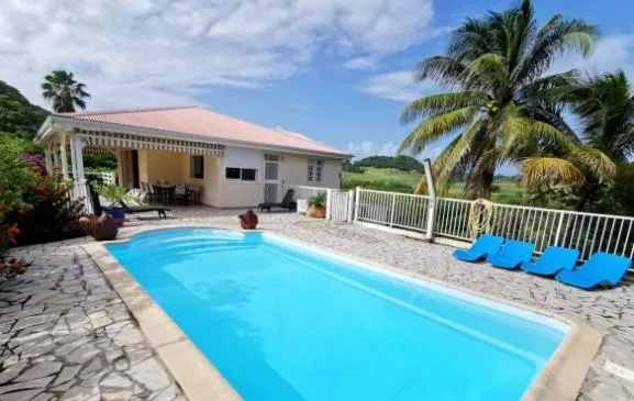 Villa à Sainte Anne avec piscine privée 3 à 5 chambres