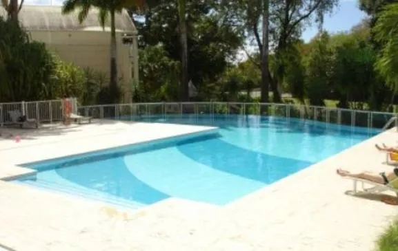 Appartement F2 -Résidence avec grande piscine dans un parc arboré