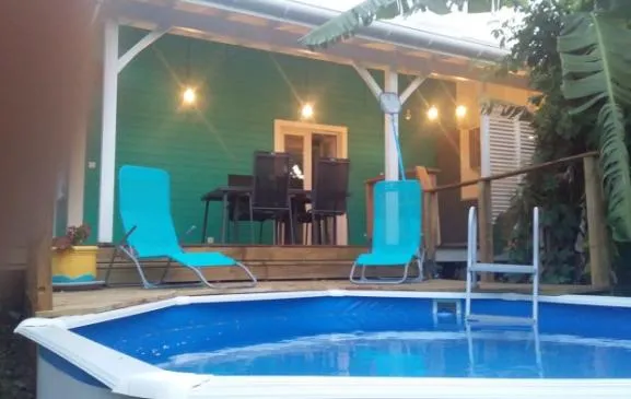 Ti Kaz'Vet: bungalow avec piscine
