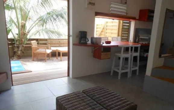 Appartement résidence les Hauts de l'Anse avec bac à punch à 150m de la plage