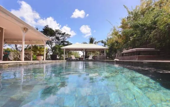 Villa Neivy avec piscine de 12m, à 100m de la plage