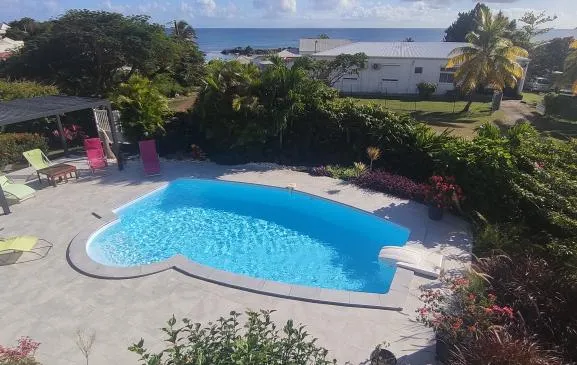 Bas de Villa Titemarina avec piscine et vue mer